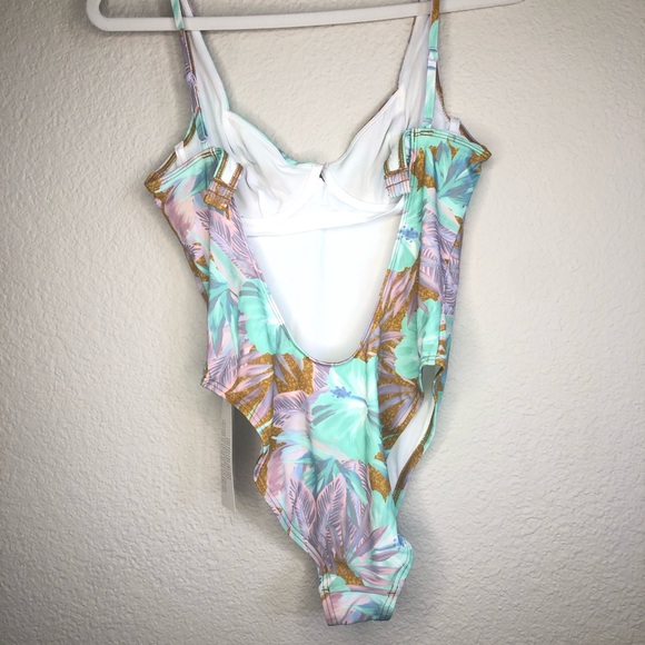 UO Mermaid Tulip Underwire One Piece Swimsuit NWT - Picture 6 of 6